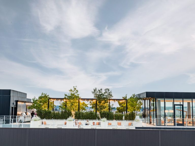 CityMarketatO_Amenity_RooftopLounge_DavidMadison_August2023